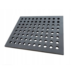 Patvarios, tvirtos grotelės, puikiai tinkančios prie bet kokios krosnelės ar židinio.