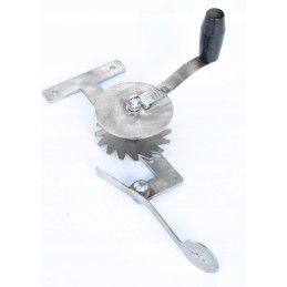 Plieninis grotelių švaistiklis