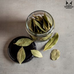 235 ml stiklinis indas su metaliniu dangteliu