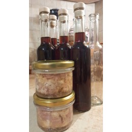 235 ml stiklinis indas su metaliniu dangteliu