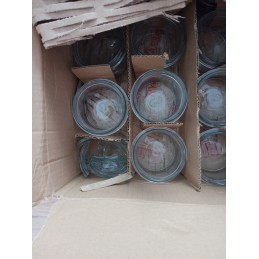 235 ml stiklinis indas su metaliniu dangteliu