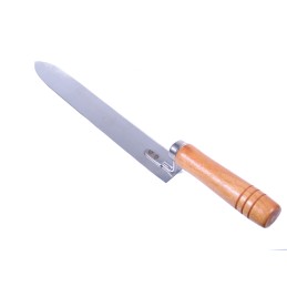 Atsukamas peilis lygiame mediniame rėme