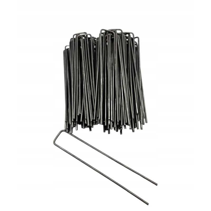 Aukciono objektas – tvirti, tobulai išlenkti plieniniai „U“ raidės formos kaiščiai. smeigtukai puikiai pritvirtina agrotekstilę/