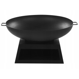 Juodo plieno sodo židinys su griliu