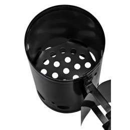 Kaminas šašlykinei apšviesti naudojant juodos anglies briketus su metaline rankena