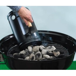 Kaminas šašlykinei apšviesti naudojant juodos anglies briketus su metaline rankena