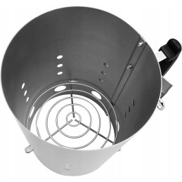 Tvirtas kaminas anglies briketų kepsninei apšviesti