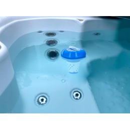 plaukiojantis baseino tablečių dozatorius