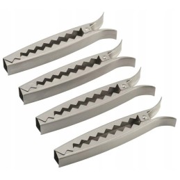 4 spaustukų rinkinys, skirtas ant grotelių keptiems produktams gaudyti.