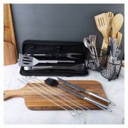 Grilio priedai dėkle