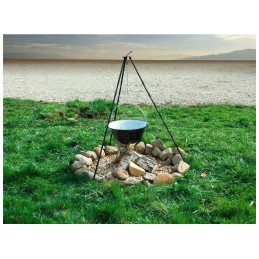 El fuego trikojis, stovi katilui virš ugnies