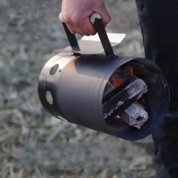 Kaminas šašlykinei uždegti, laužas, didelis anglių briketų degiklis