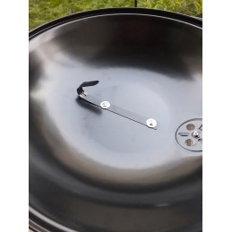 Sodo kepsninė su anglimis su dangteliu, apvali, uždara sferinė grilis su ratukais