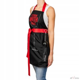 Prijuostė gaminančiai moteriai Gaminu su vynu