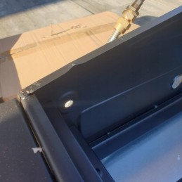 Nebraska cart dujinis grilis 8,4 + 2,8 kW su ketaus grotelėmis + buteliuko anga + dangtelis