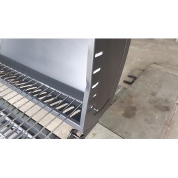 Nebraska cart dujinis grilis 8,4 + 2,8 kW su ketaus grotelėmis + buteliuko anga + dangtelis