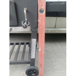 Grilis su anglimis 57,5x42 cm Kampinis su ketaus grotelėmis activa