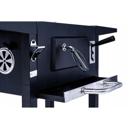 Didelės, kietos anglies kepsninės ant xxl ratų