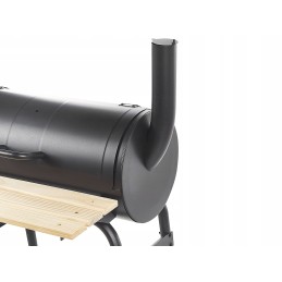 Juodos satah anglies grilis su rūkykla