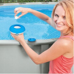 Plūduriuojantis chloro chemijos dozatorius baseino vandeniui