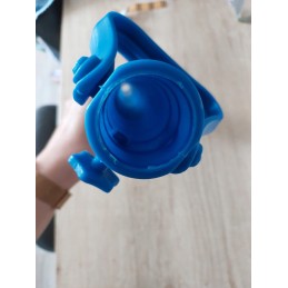 Plastmasas ieskrūvējama zila lietussarga stiprinājuma pamatne