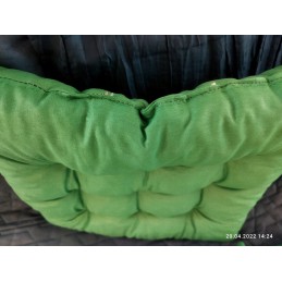 Dygsniuota kėdės pagalvė, be kaklaraiščių, 35x35 monstery turquoise ant juodos spalvos