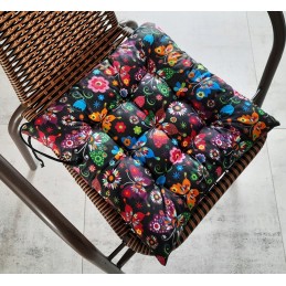 Dygsniuota kėdės pagalvėlė be kaklaraiščių, 35x35, Łowicz drugeliai ant juodos spalvos