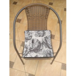 Kėdės pagalvėlė b/w 38x38 su eskizuotomis pilkomis rožėmis