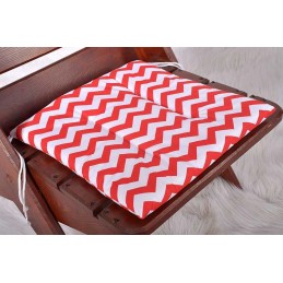 Kėdės pagalvėlė b/w 38x38 raudonas zigzagas
