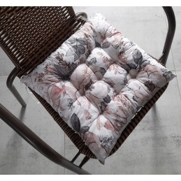 Dygsniuota kėdės pagalvėlė 35x35 rožės ant baltos spalvos