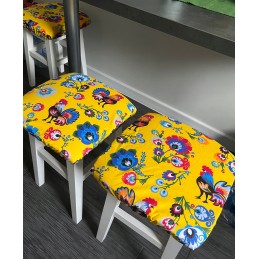 Kvadratinė išmatų pagalvėlė 30cm, 100% medvilnė, baltos gėlės