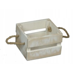 Dekoratyvinė dėžutė nudažyta baltai!