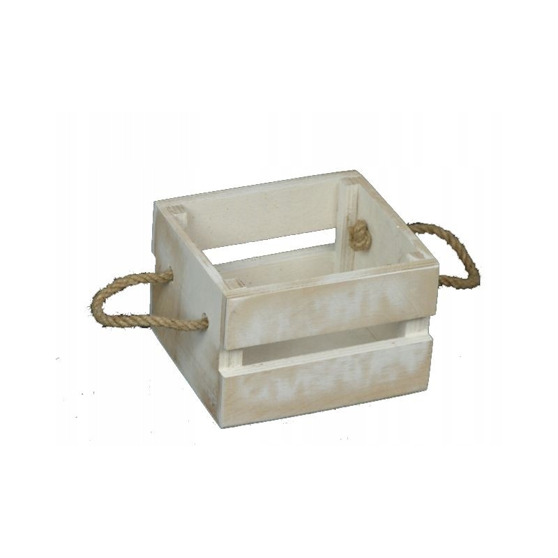 Dekoratyvinė dėžutė nudažyta baltai!