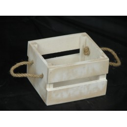 Dekoratyvinė dėžutė nudažyta baltai!