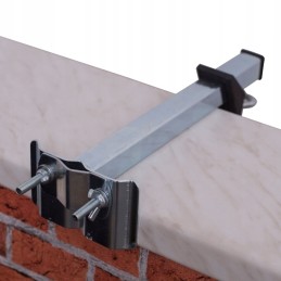 Vihmavarjuhoidik telliskivist balustraadile