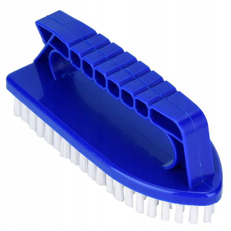 Baseino valymo šepetys pašalina dumblius