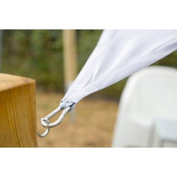 Ecru atspalvio sodo burė