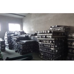 Žemės ūkio audinys su skylutėmis braškėms 60 cm x 5 m