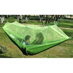 Hamakas su tinkleliu nuo uodų