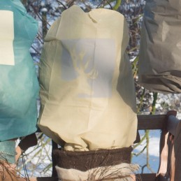 Apsauginis gobtuvas pagamintas iš neaustinių elnio ragų