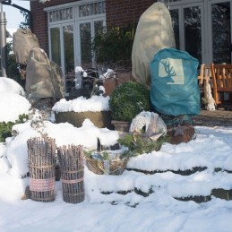 Apsauginis gobtuvas pagamintas iš neaustinių elnio ragų