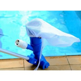 Baseino dulkių siurblys, valymas vandens srove