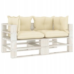 Sodo dvivietė sofa iš padėklų, su kreminės spalvos pagalvėlėmis, medinė