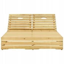 Dvigubas gultas su pilkomis pagalvėlėmis, impregnuota pušis