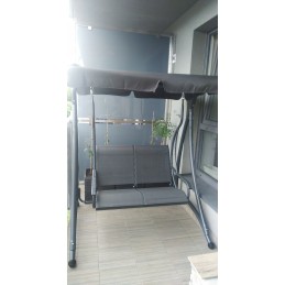 Tesero pilkos sodo sūpynės