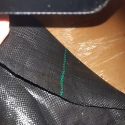 Juoda revento agrotekstilė 1,6 m x 50 m / 70g/m2 + inkarai 50 vnt.