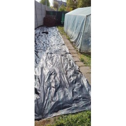 Patvari ir lengvai naudojama Skarden agrotekstilė, kurios gramas 90 g/m2 juodos spalvos.