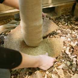 25 cm diskas pagamintas iš kokoso pluošto, natūralios spalvos.