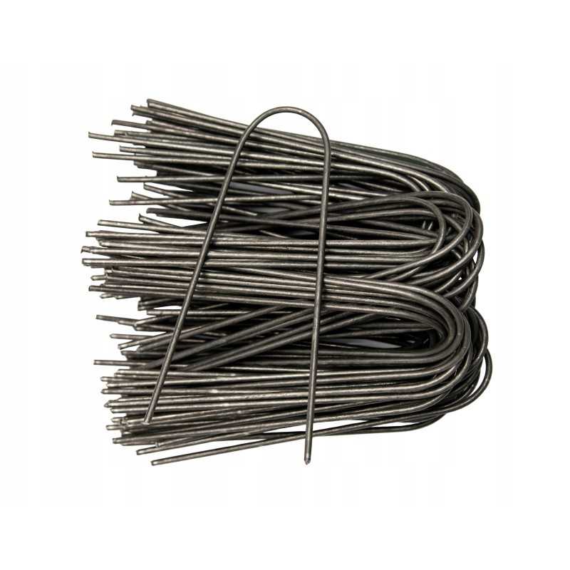 Aukciono objektas – tvirti, tobulai išlenkti plieniniai „v“ raidės formos kaiščiai. smeigtukai puikiai pritvirtina agrotekstilę/