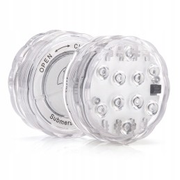 4 x LED baseino apšvietimas, 4 x nuotolinio valdymo pultas